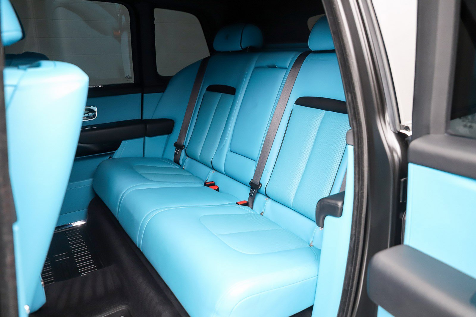 Used 2023 Rolls-Royce Cullinan AWD/4WD image 23