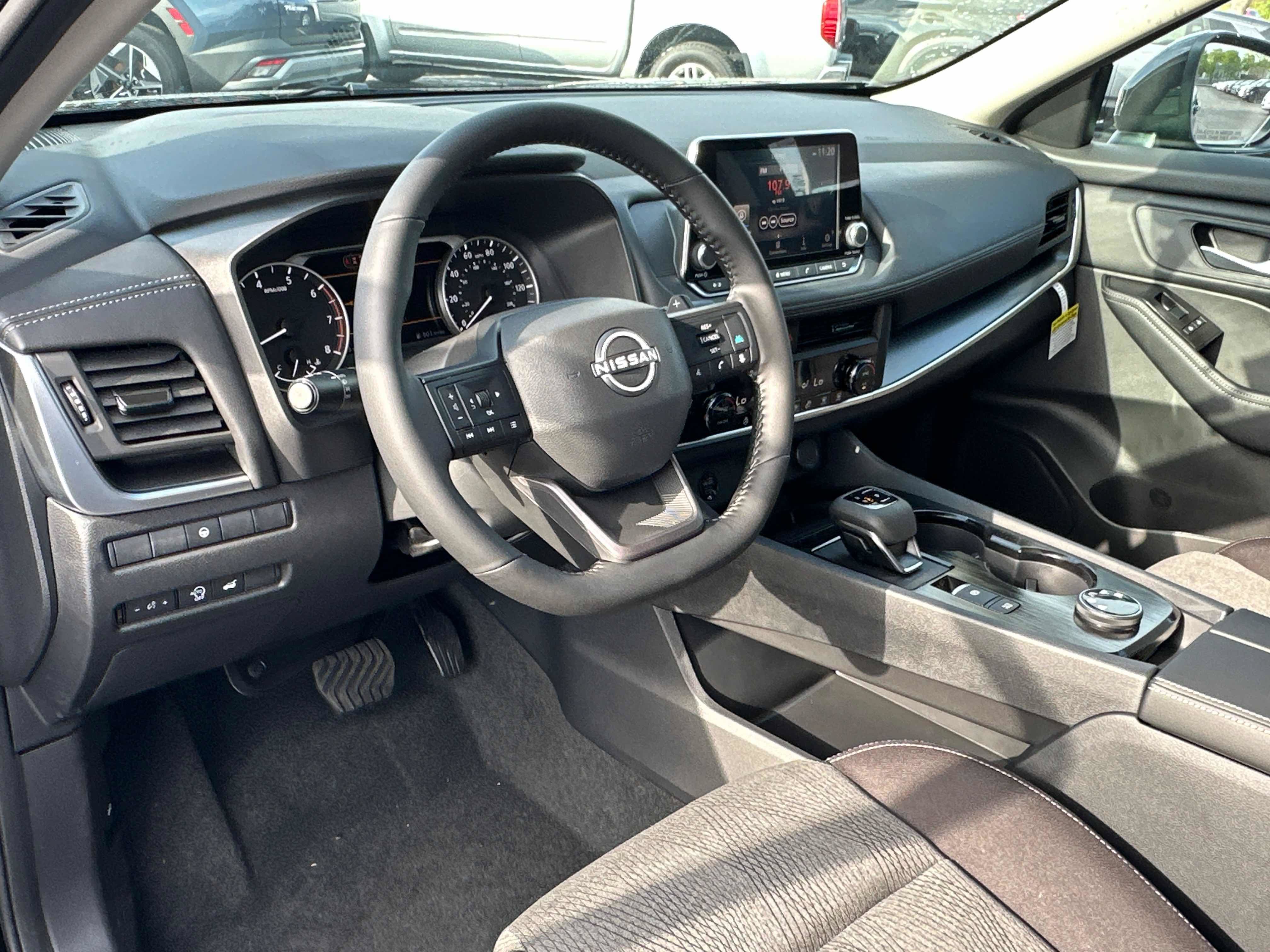 New 2026 Nissan Rogue SV w/ Cold Weather Package AWD/4WD image 30