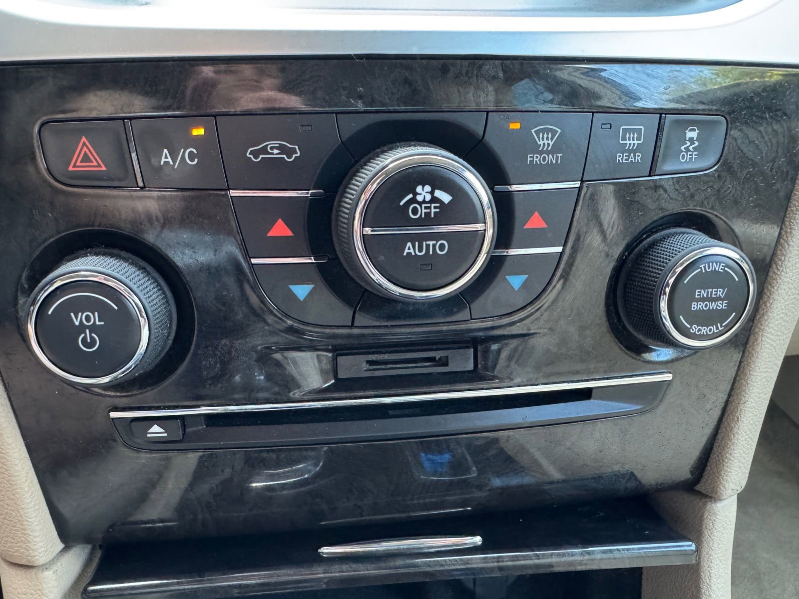Used 2013 Chrysler 300 RWD image 23
