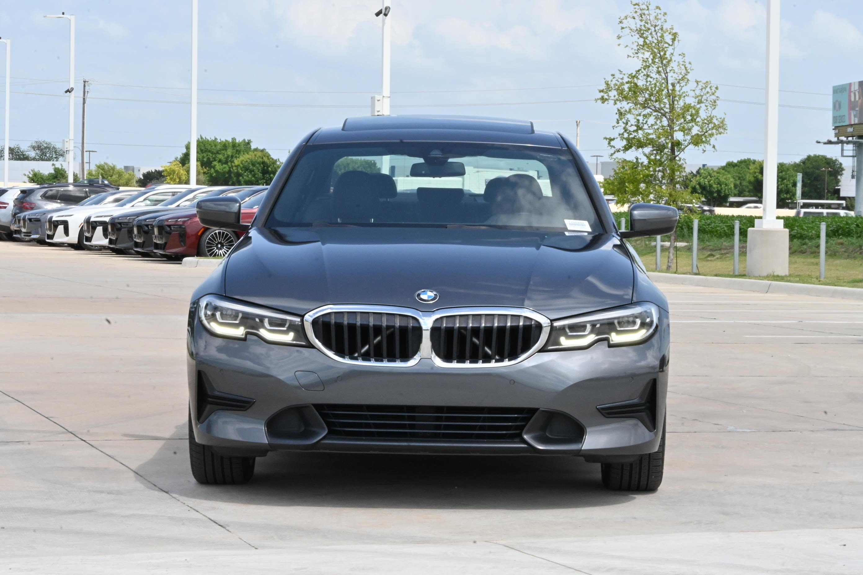 Used 2020 BMW 330i xDrive Sedan w/ Premium Package AWD/4WD image 3