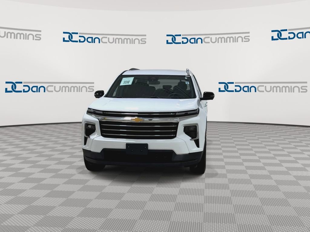 Used 2024 Chevrolet Traverse LT AWD/4WD image 3