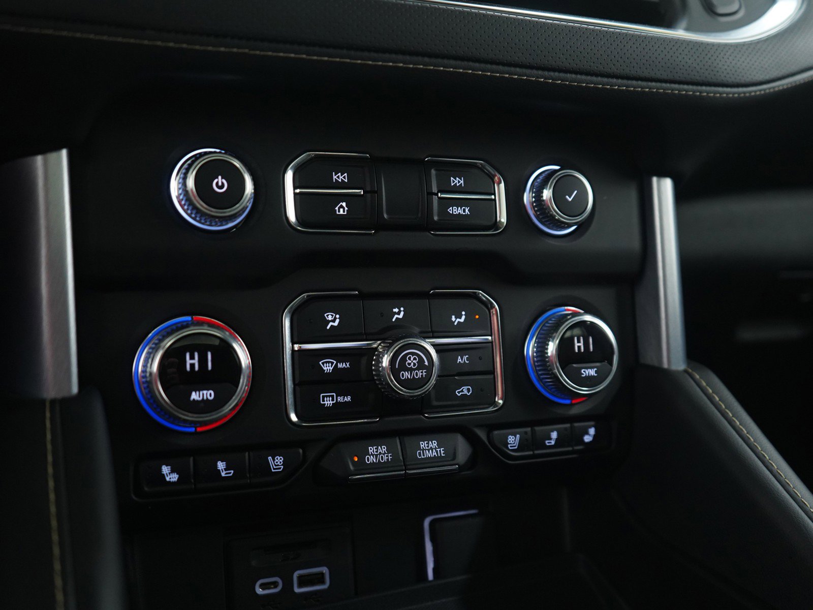 Used 2021 GMC Yukon SLT w/ SLT Premium Package image 26