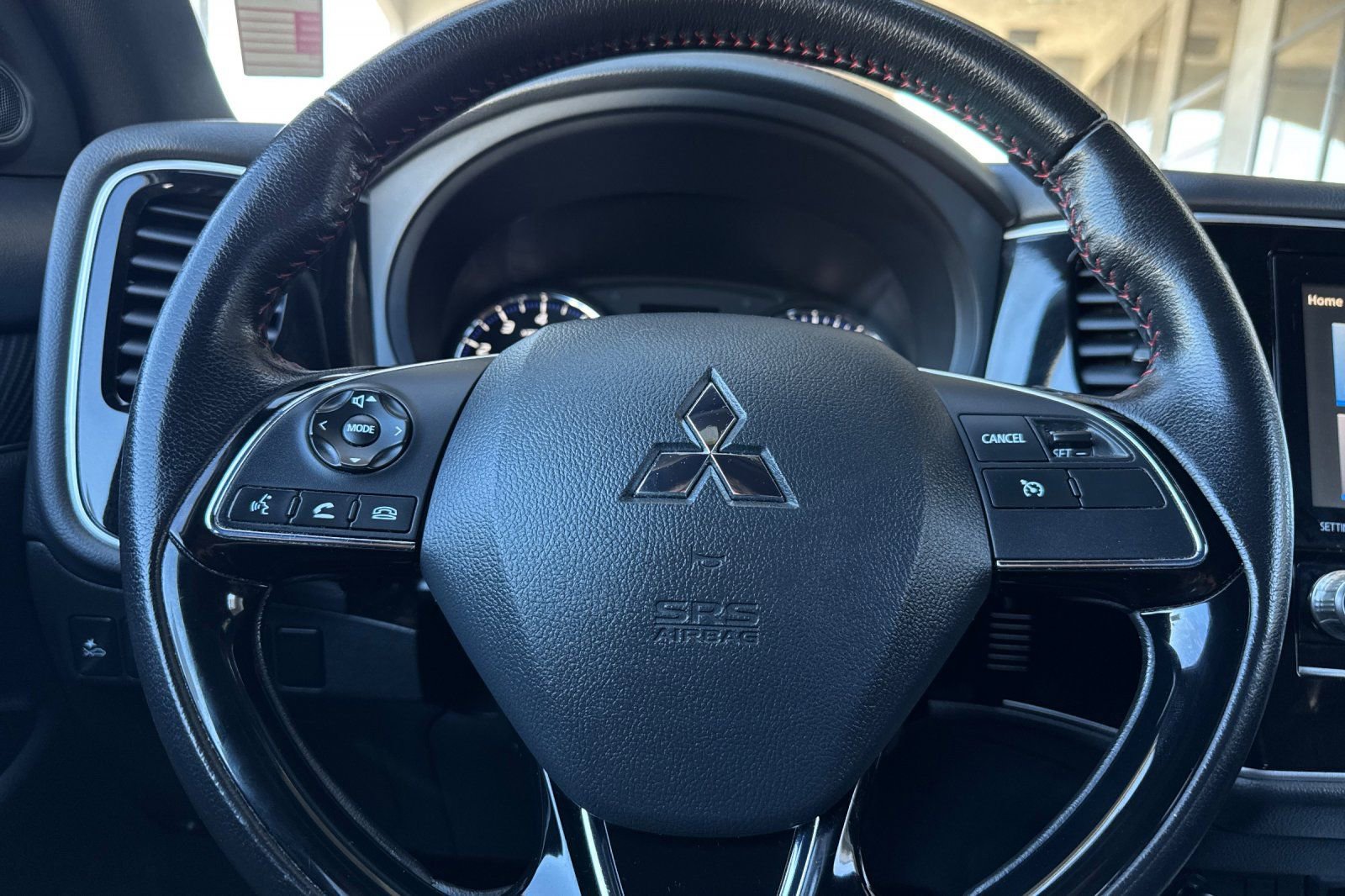 Used 2020 Mitsubishi Outlander LE image 24