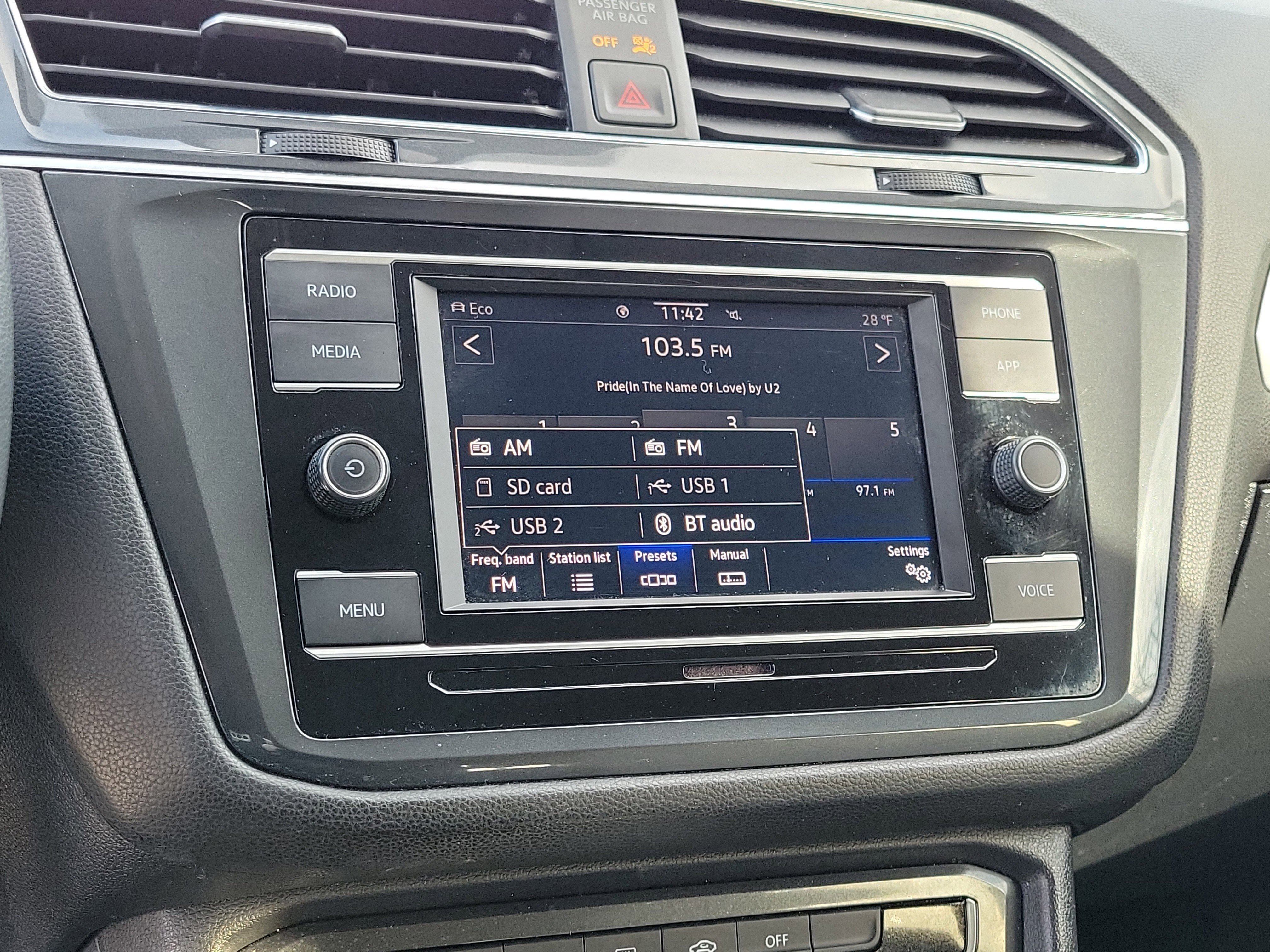 Used 2020 Volkswagen Tiguan S image 26