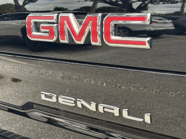 Used 2025 GMC Sierra 1500 Denali AWD/4WD image 9