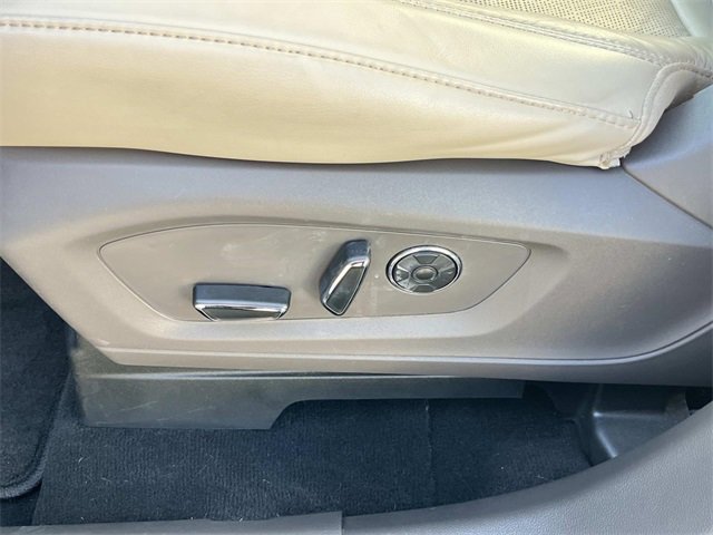 Used 2020 Ford Explorer Platinum w/ Premium Technology Package image 31