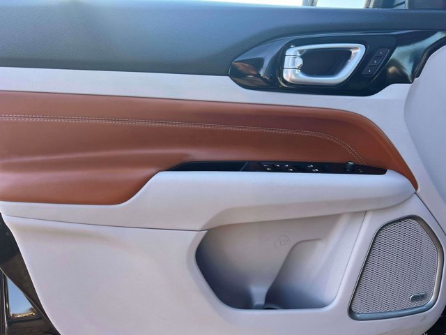 Used 2023 Jeep Compass Limited w/ Elite Group image 16