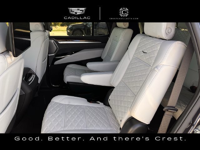 Used 2026 Cadillac Escalade Platinum Sport w/ LPO, Floor Liner Package AWD/4WD image 31
