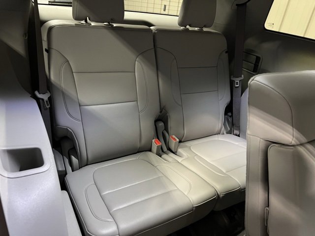 Used 2023 GMC Acadia SLT w/ Preferred Package image 26