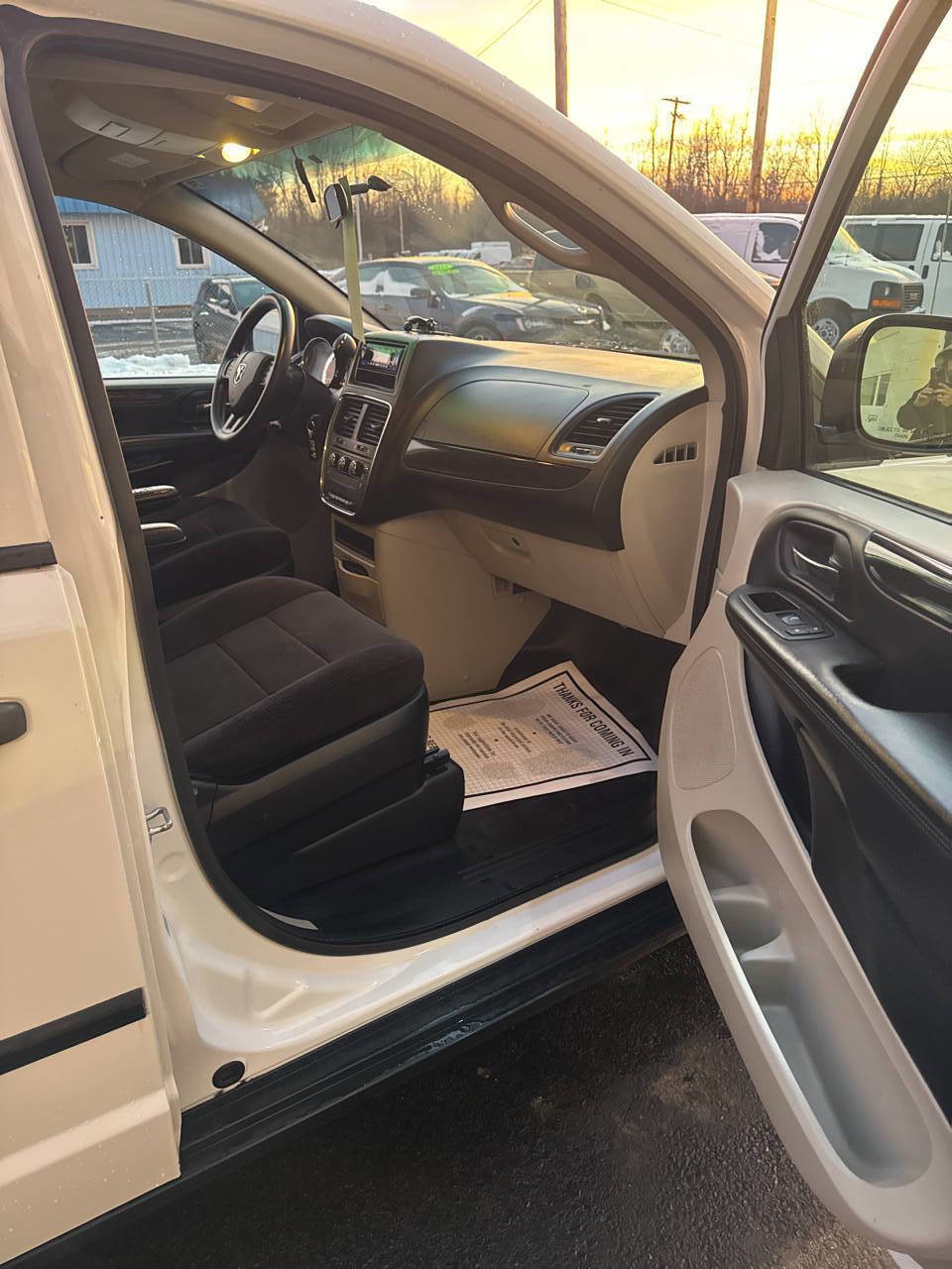 Used 2014 RAM C/V Tradesman image 8