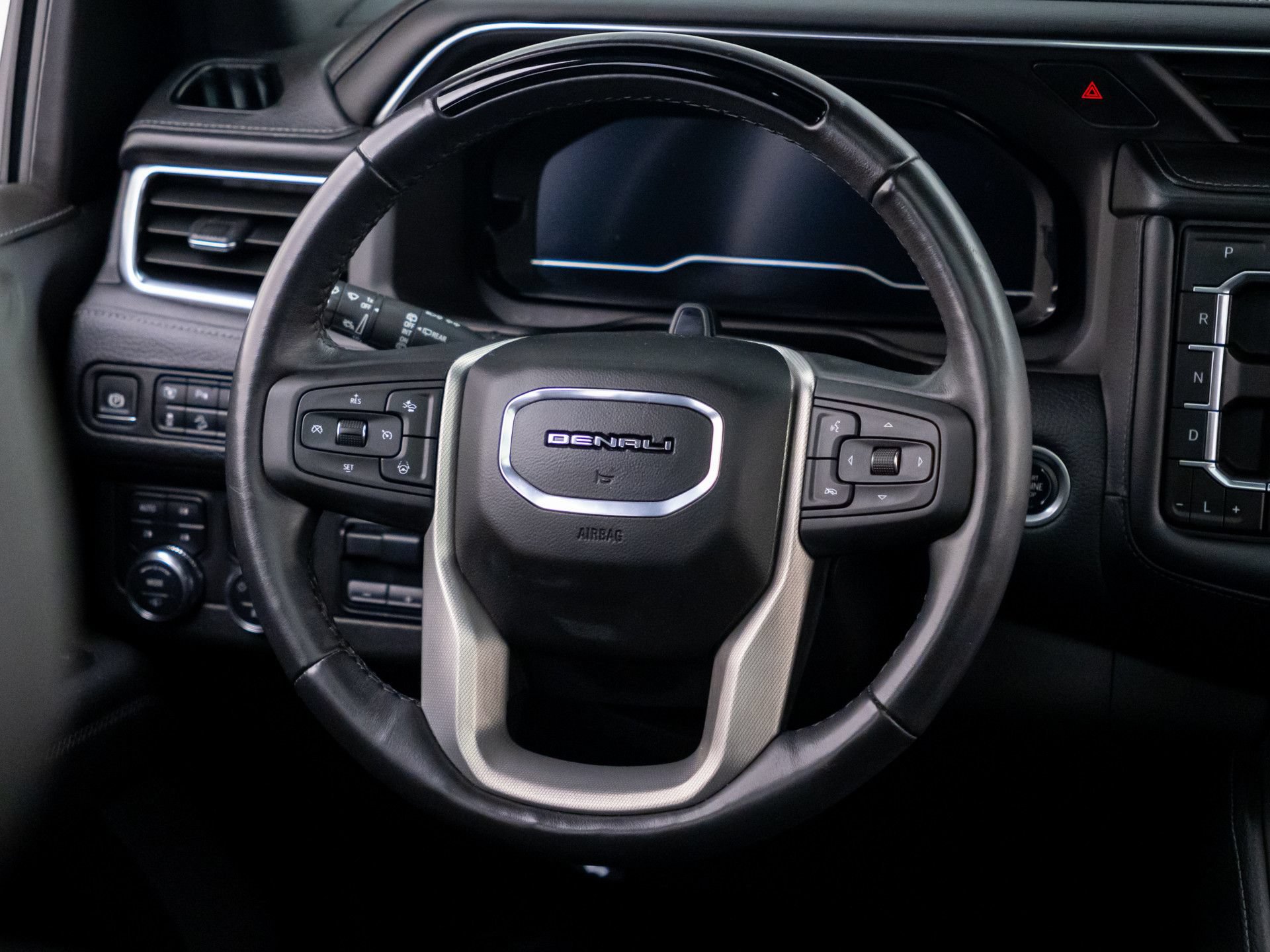 Used 2024 GMC Yukon Denali w/ Advanced Technology Package AWD/4WD image 12