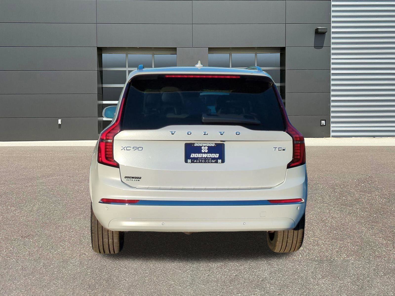 New 2026 Volvo XC90 T8 Plus w/ Protection Package Premier AWD/4WD image 6