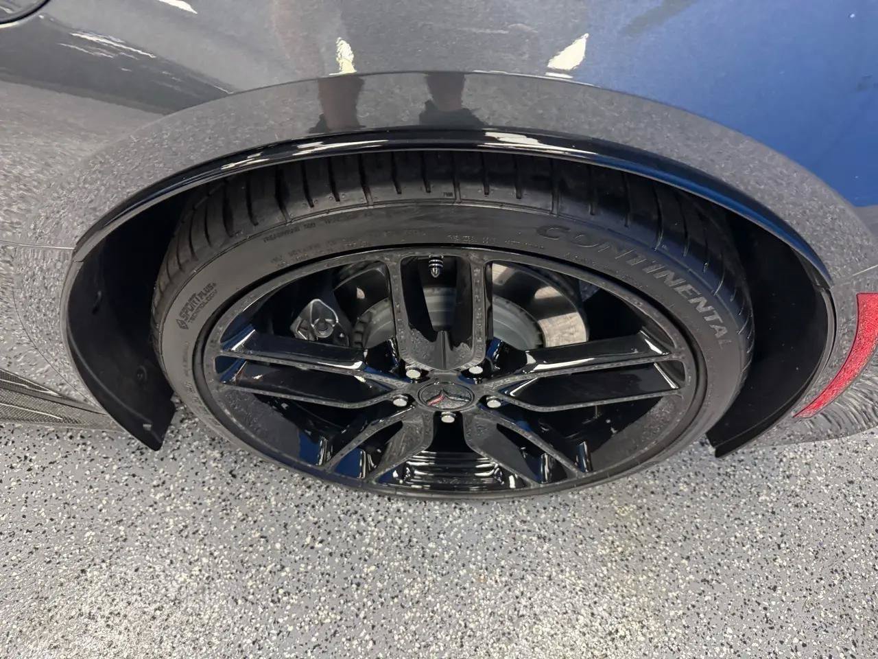Used 2018 Chevrolet Corvette Stingray Coupe w/ Carbon Flash Badge Package RWD image 27
