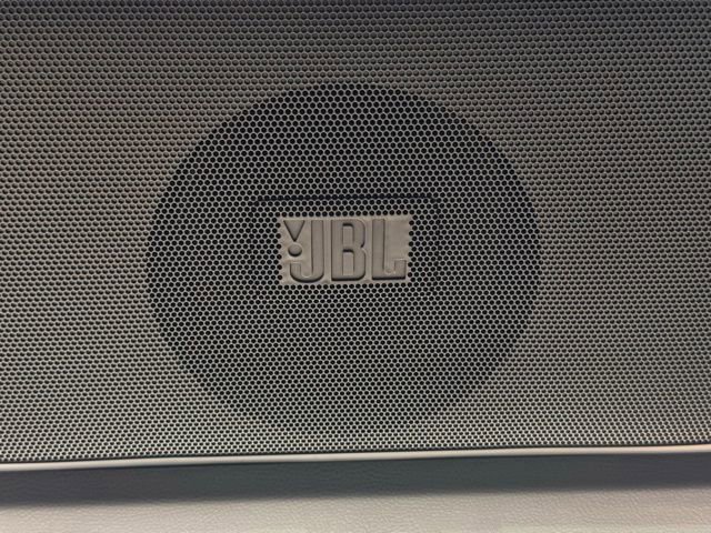 Used 2025 Toyota Sienna Limited image 15