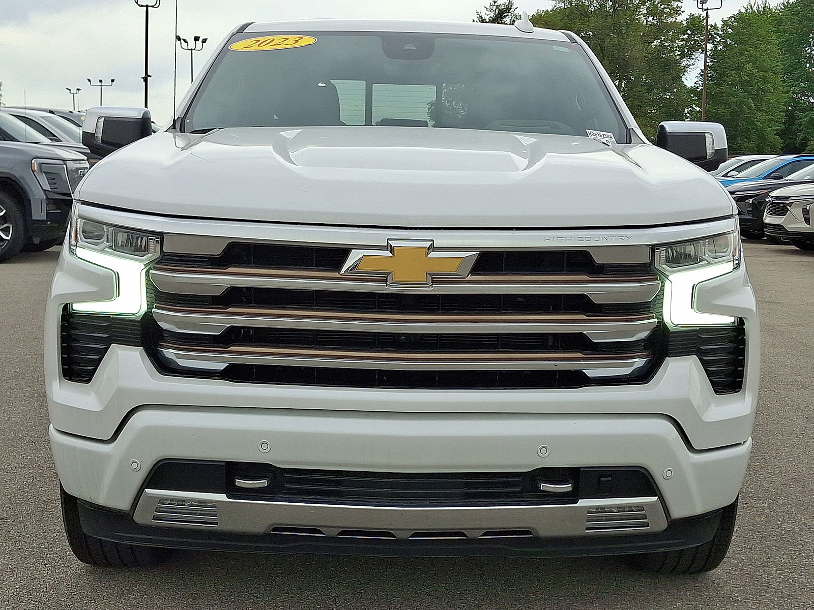 Used 2022 Chevrolet Silverado 1500 High Country w/ High Country Premium Package AWD/4WD image 29
