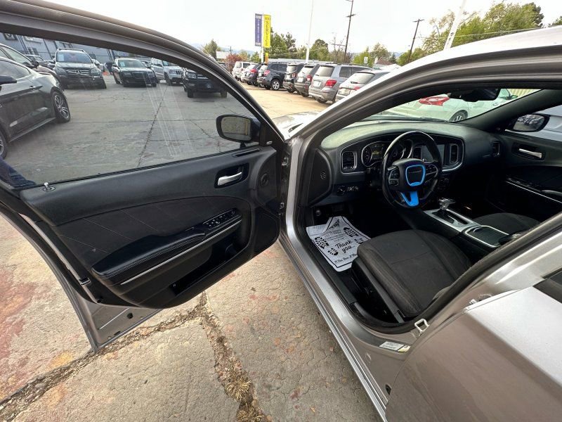 Used 2016 Dodge Charger R/T RWD image 9