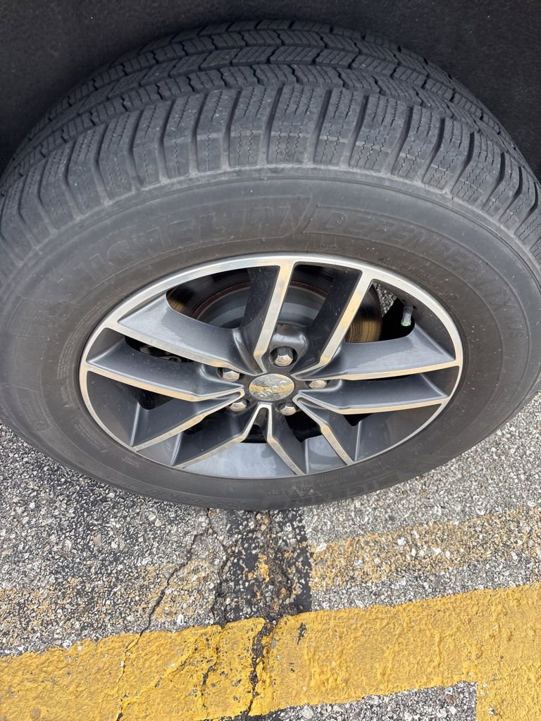 Used 2018 Jeep Grand Cherokee Limited image 6