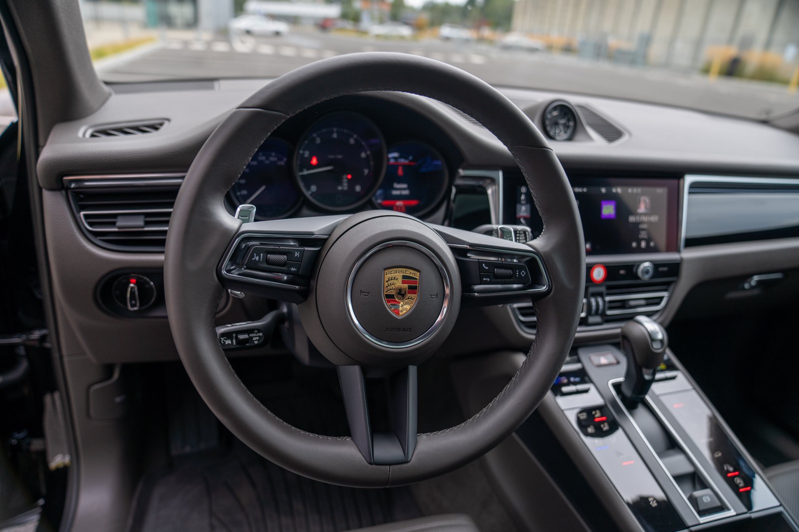 Certified 2026 Porsche Macan AWD/4WD image 12