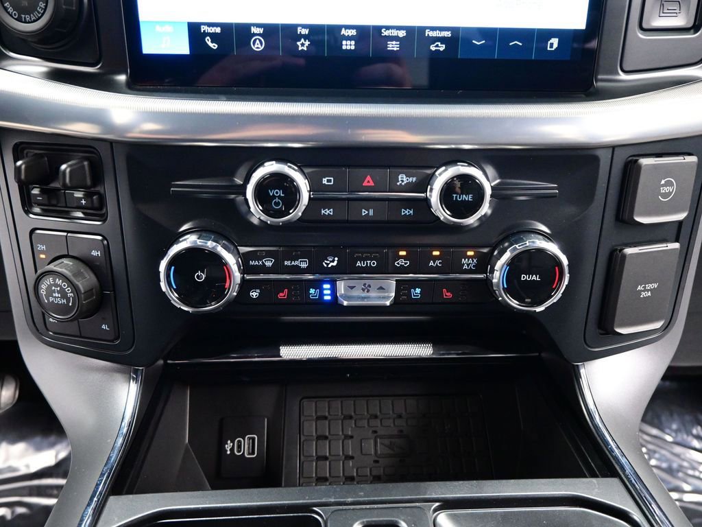 Used 2025 Ford F150 Lariat w/ Equipment Group 501A Mid image 17