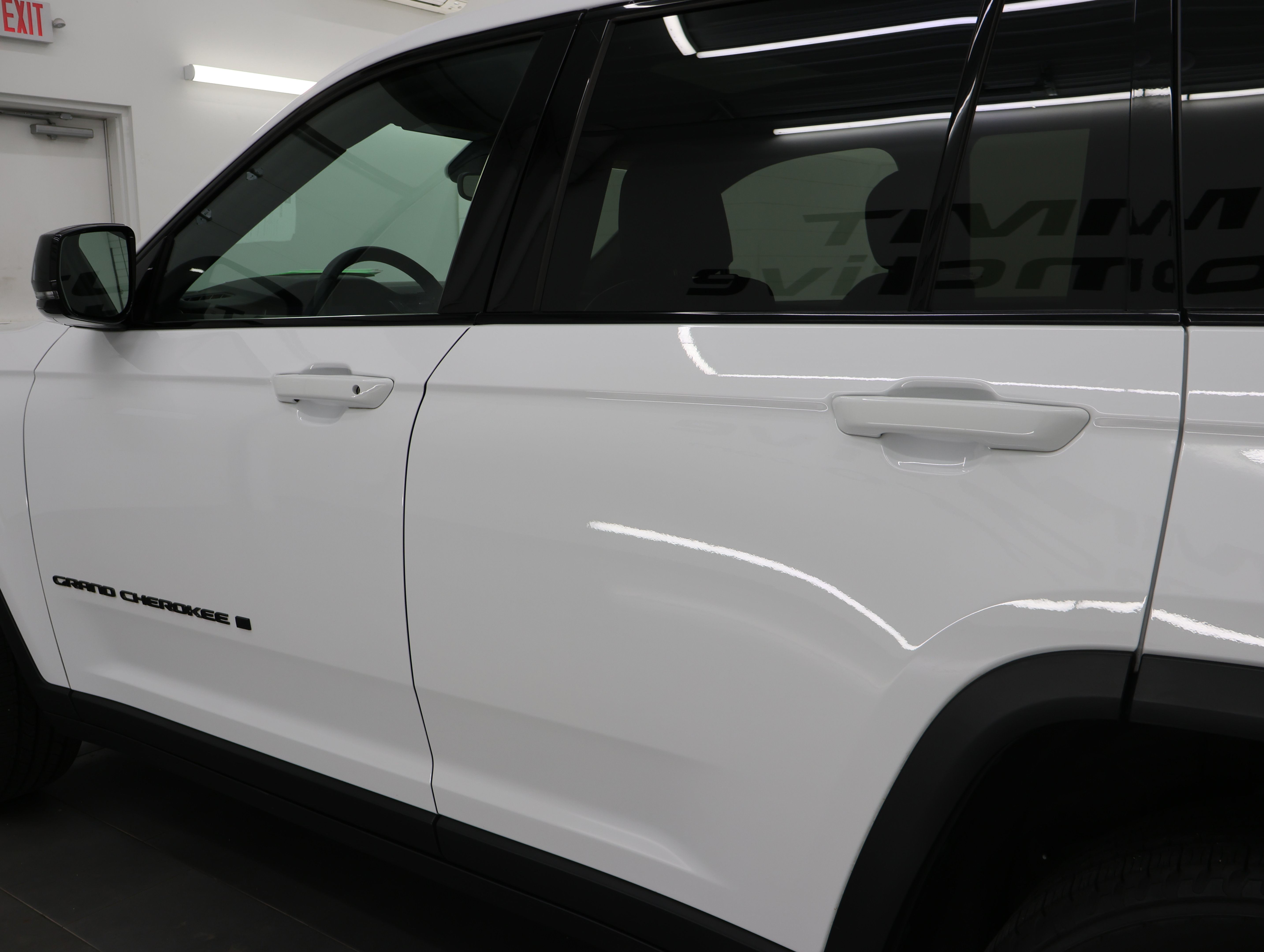 Used 2023 Jeep Grand Cherokee Altitude AWD/4WD image 33
