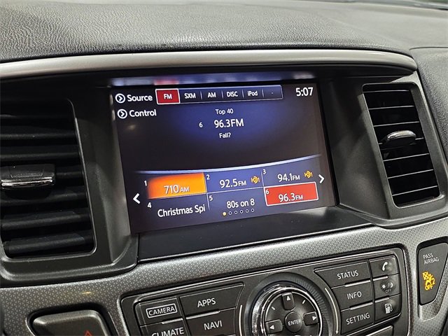 Used 2020 Nissan Pathfinder SL image 16