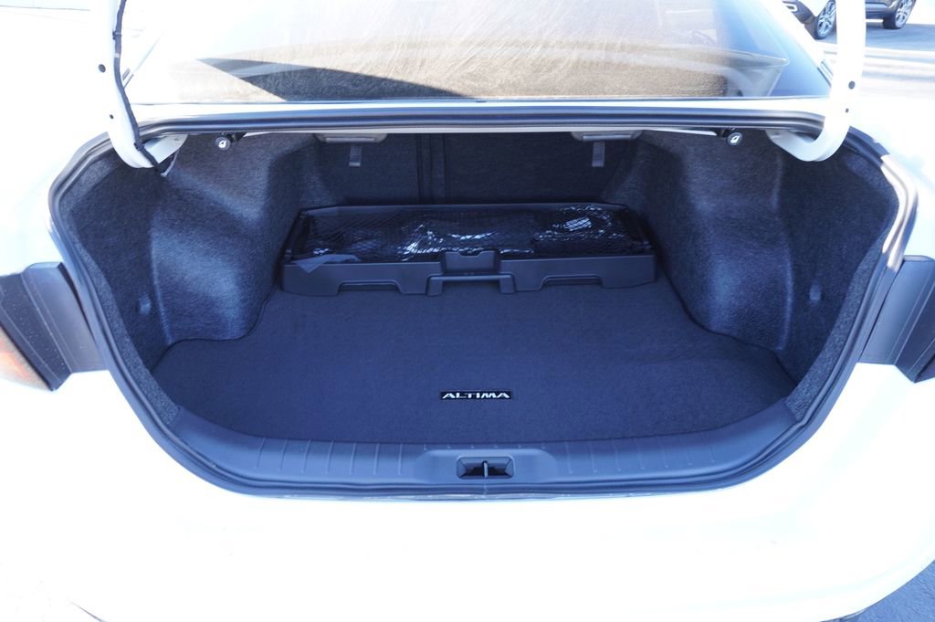 Certified 2025 Nissan Altima 2.5 SR image 8