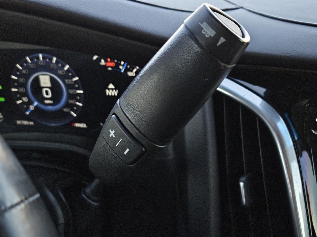 Used 2020 Cadillac Escalade Luxury RWD image 28