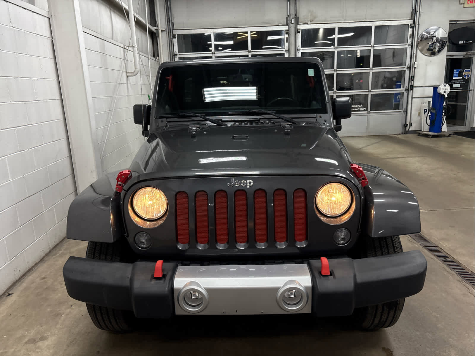 Used 2014 Jeep Wrangler Unlimited Sahara w/ Connectivity Group image 3