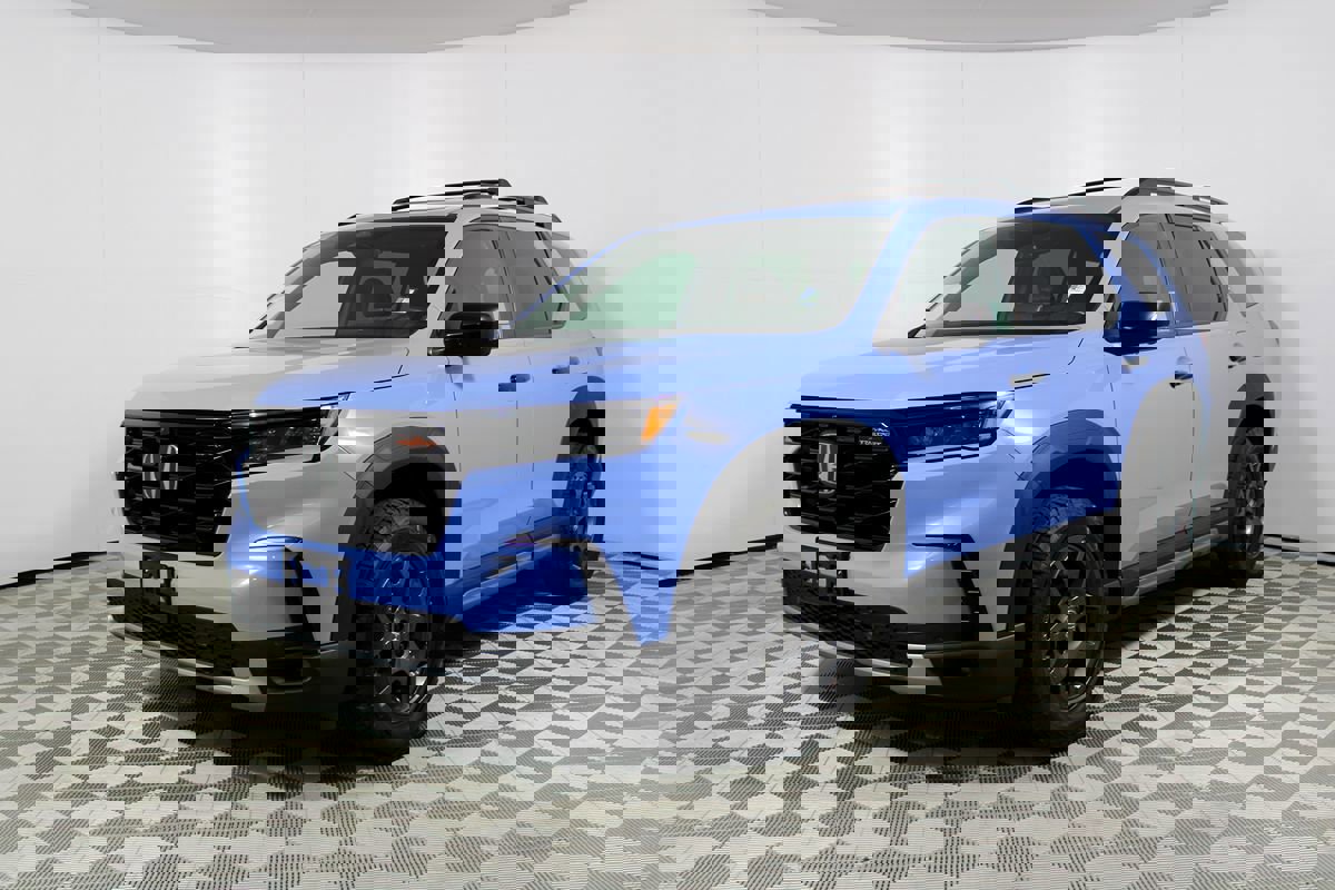 Used 2023 Honda Pilot TrailSport image 3