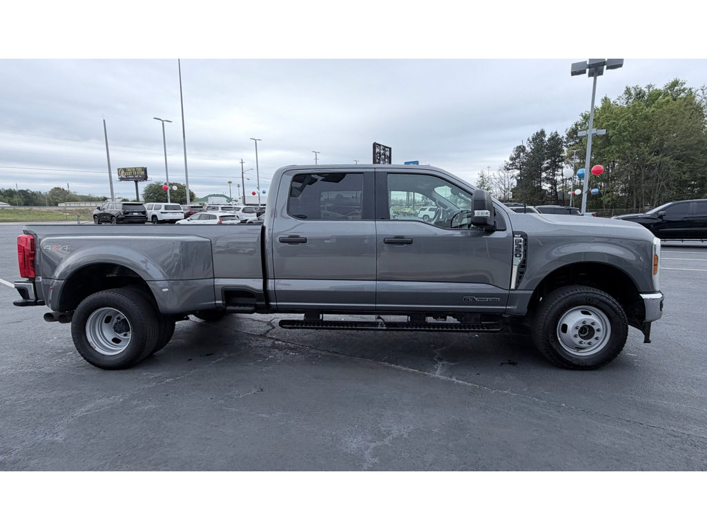 Used 2024 Ford F350 XLT image 4