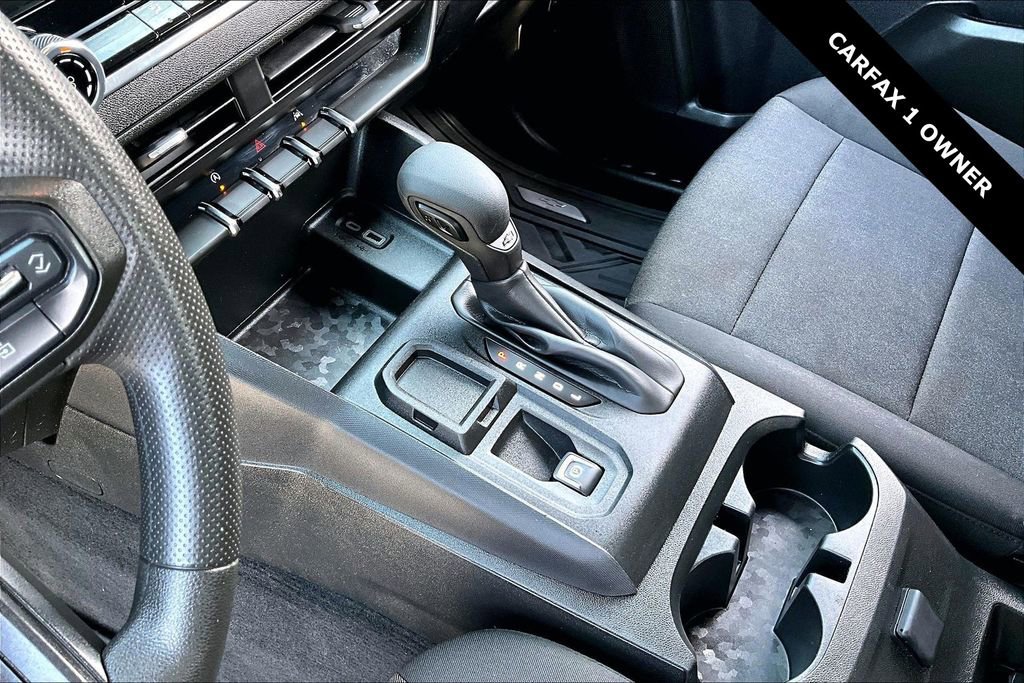 Used 2024 Chevrolet Colorado W/T image 18