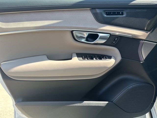 New 2026 Volvo XC90 B6 Plus w/ Protection Package Premier image 13