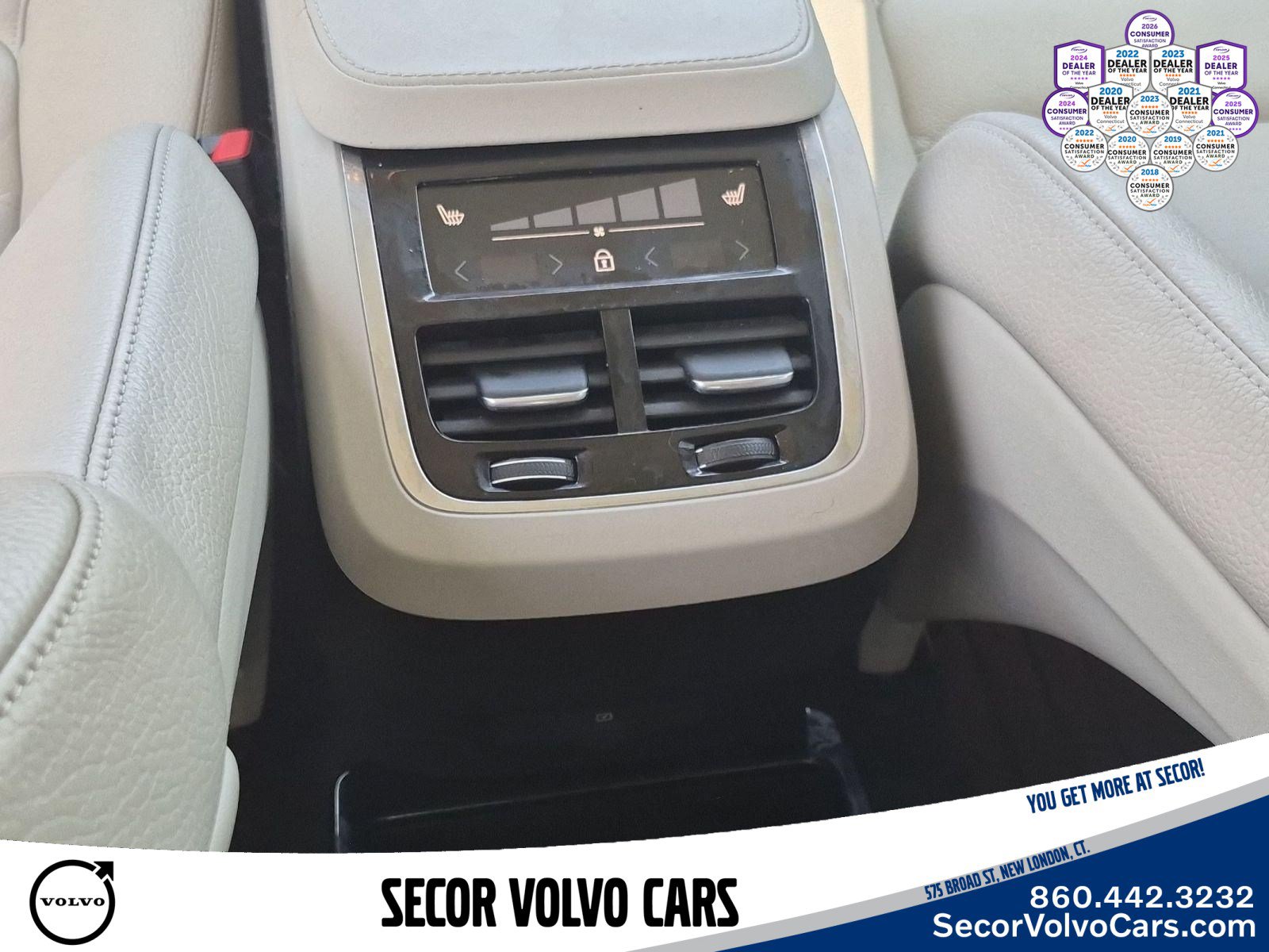 Used 2024 Volvo XC90 B6 Plus w/ Protection Package Premier AWD/4WD image 19
