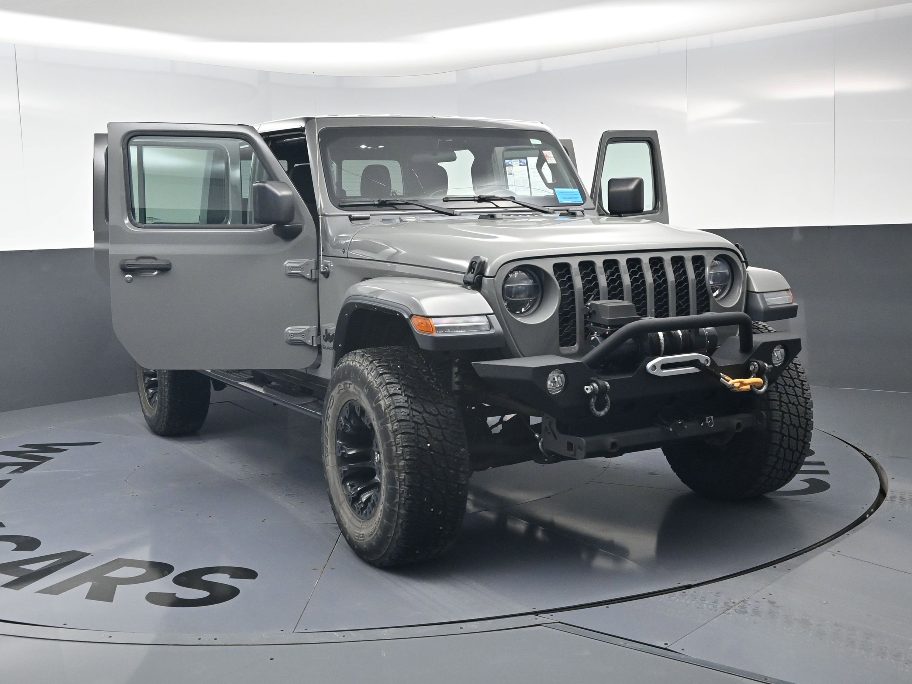 Used 2022 Jeep Gladiator Sport image 14