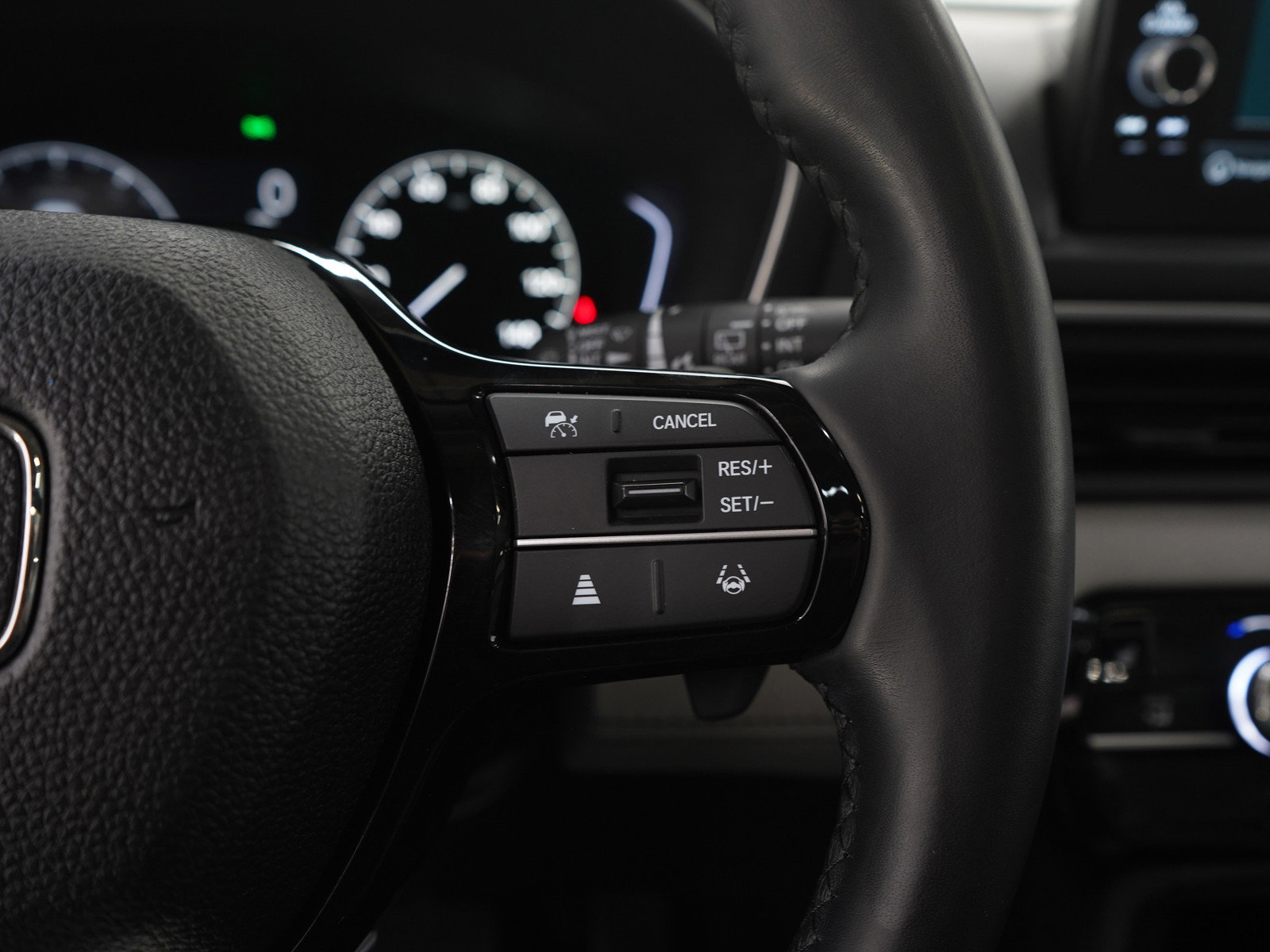 Used 2024 Honda Pilot Touring image 31