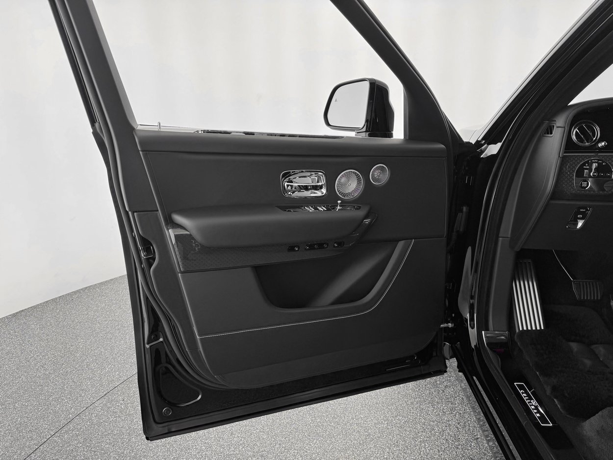 New 2026 Rolls-Royce Cullinan Black Badge AWD/4WD image 12