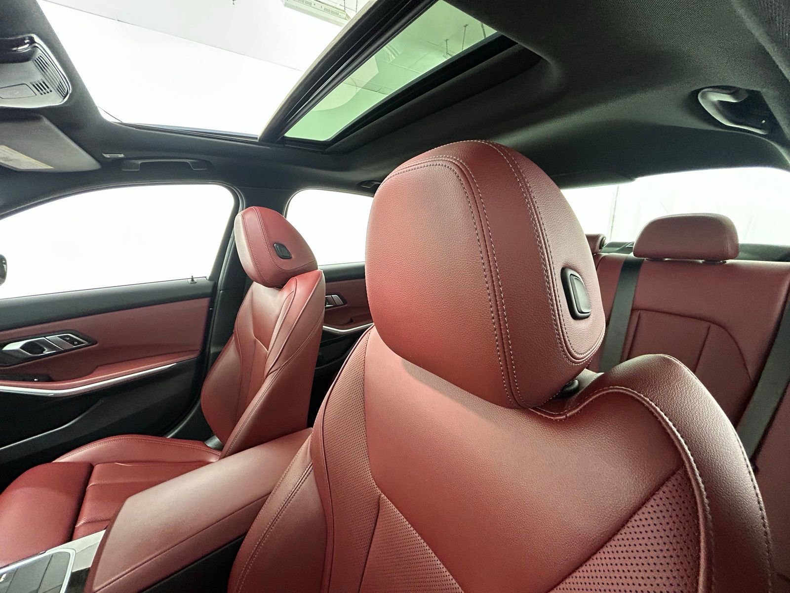 Used 2023 BMW 330i xDrive Sedan w/ Premium Package image 29