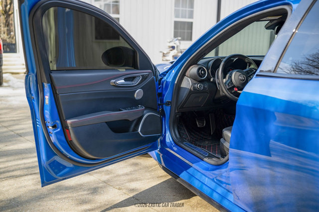 Used 2020 Alfa Romeo Giulia Quadrifoglio w/ Nero Edizione image 15