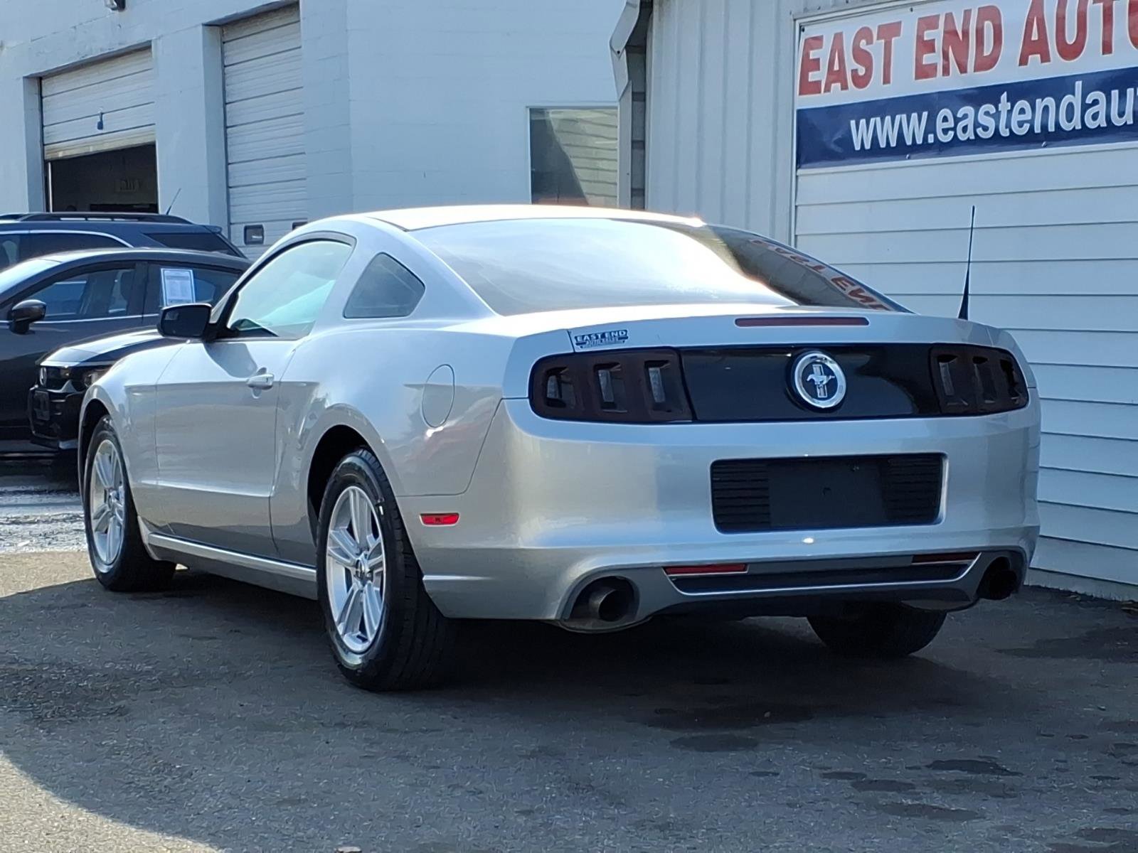 Used 2014 Ford Mustang Coupe image 3