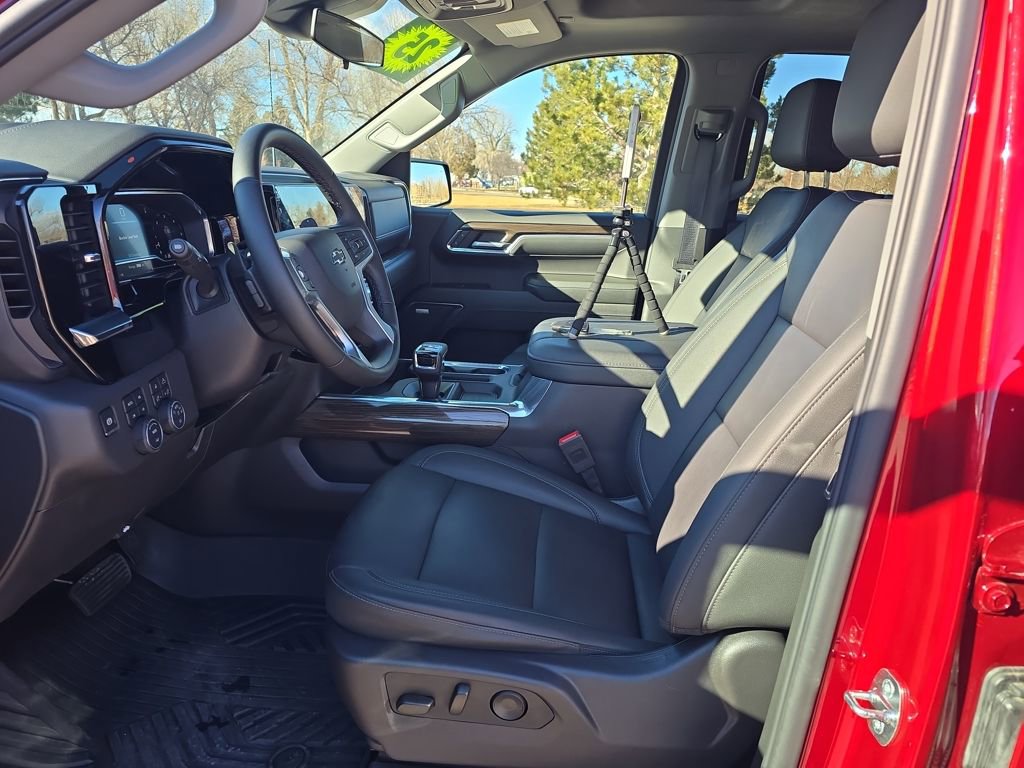 Used 2024 Chevrolet Silverado 1500 LT Trail Boss w/ LT Trail Boss Premium Package image 11