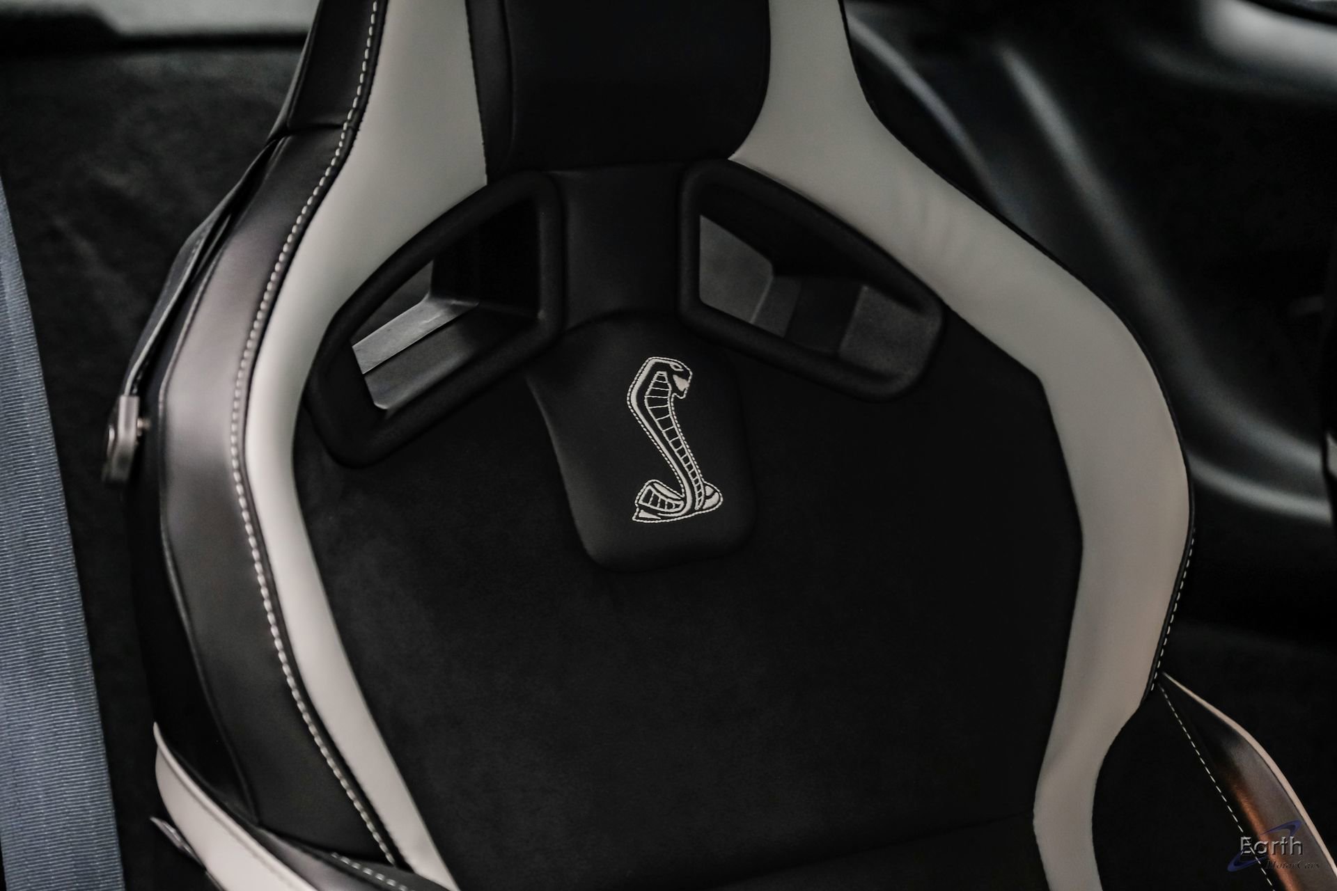 Used 2021 Ford Mustang Shelby GT500 w/ Carbon Fiber Track Pack image 56