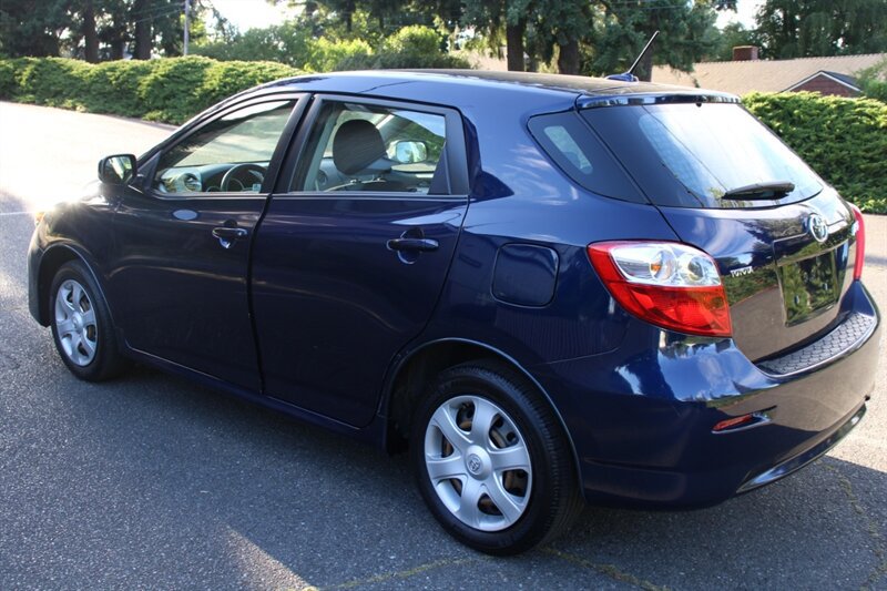 Used 2009 Toyota Matrix FWD image 4
