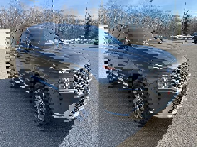 Used 2023 Hyundai Santa Fe SEL w/ Premium Package image 3