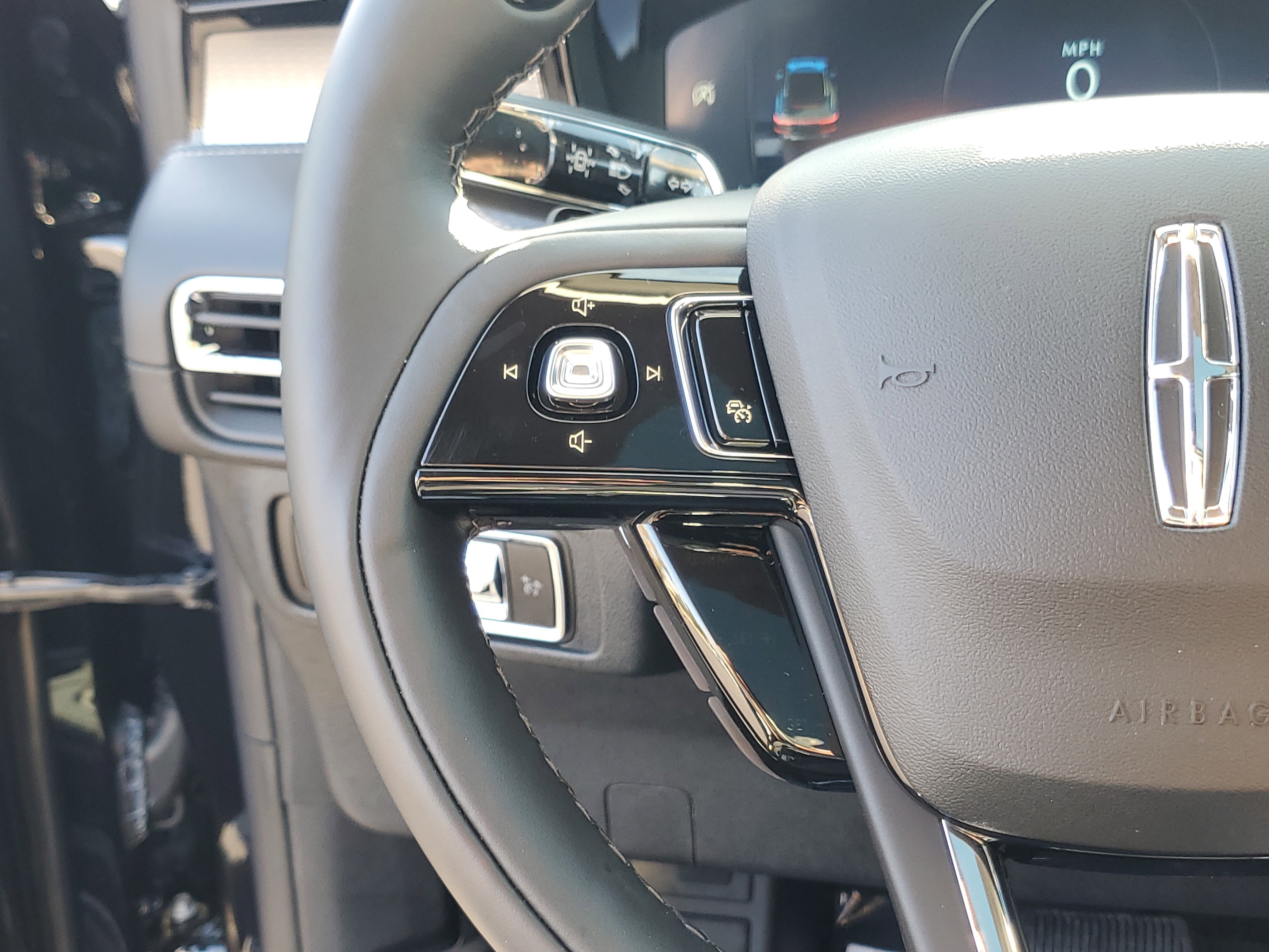 New 2025 Lincoln Corsair Reserve image 17