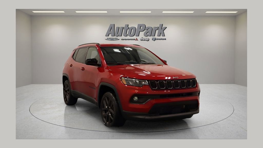 Used 2026 Jeep Compass Latitude AWD/4WD image 2