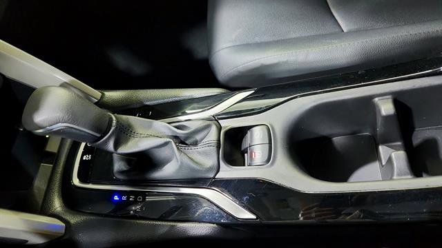 Used 2025 Toyota Corolla Cross XLE image 16