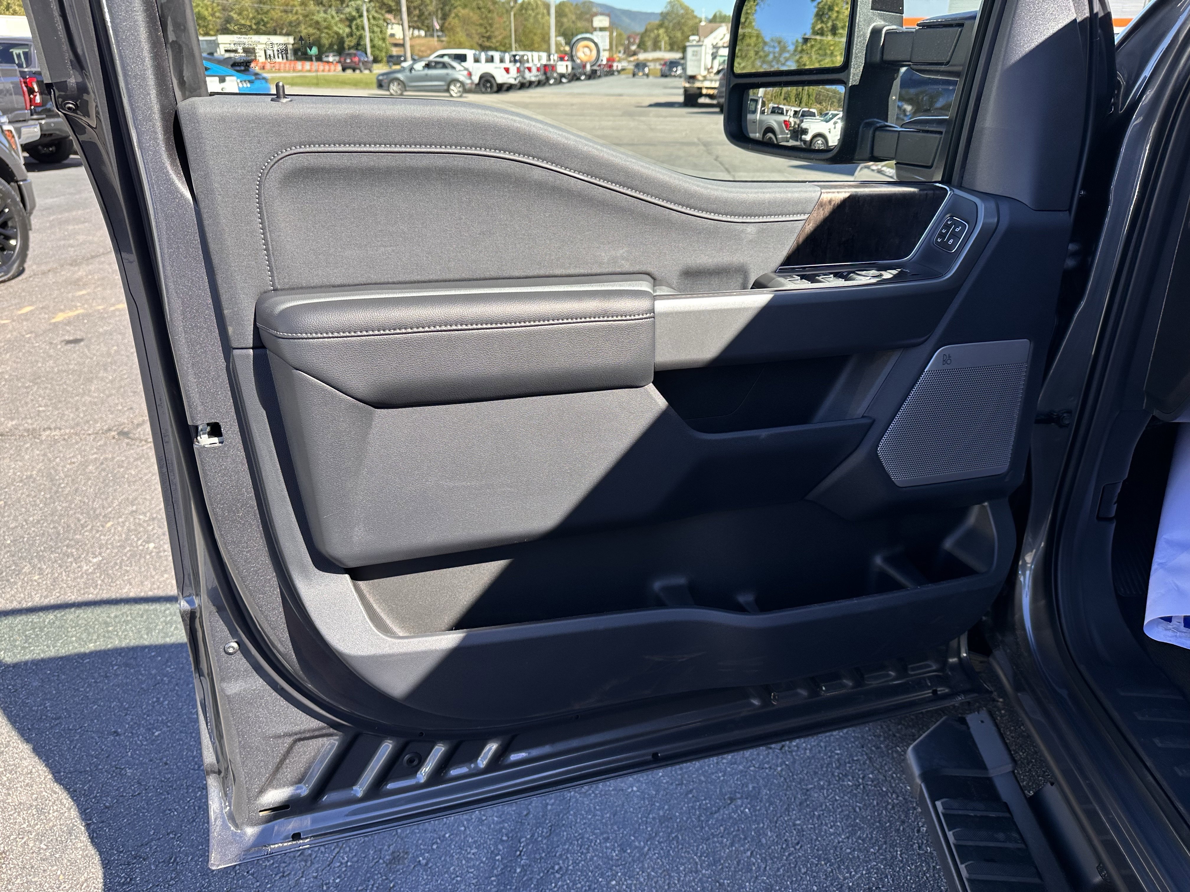 New 2026 Ford F250 Lariat w/ Black Appearance Package image 10