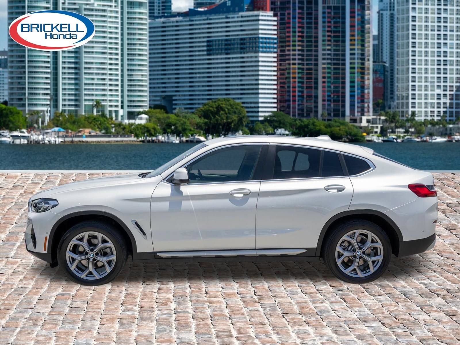 Used 2025 BMW X4 xDrive30i AWD/4WD image 9