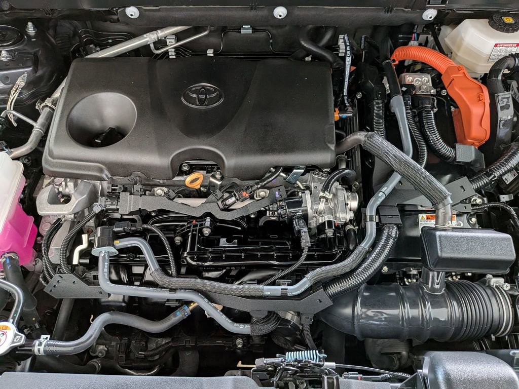 Used 2025 Toyota RAV4 XLE image 32