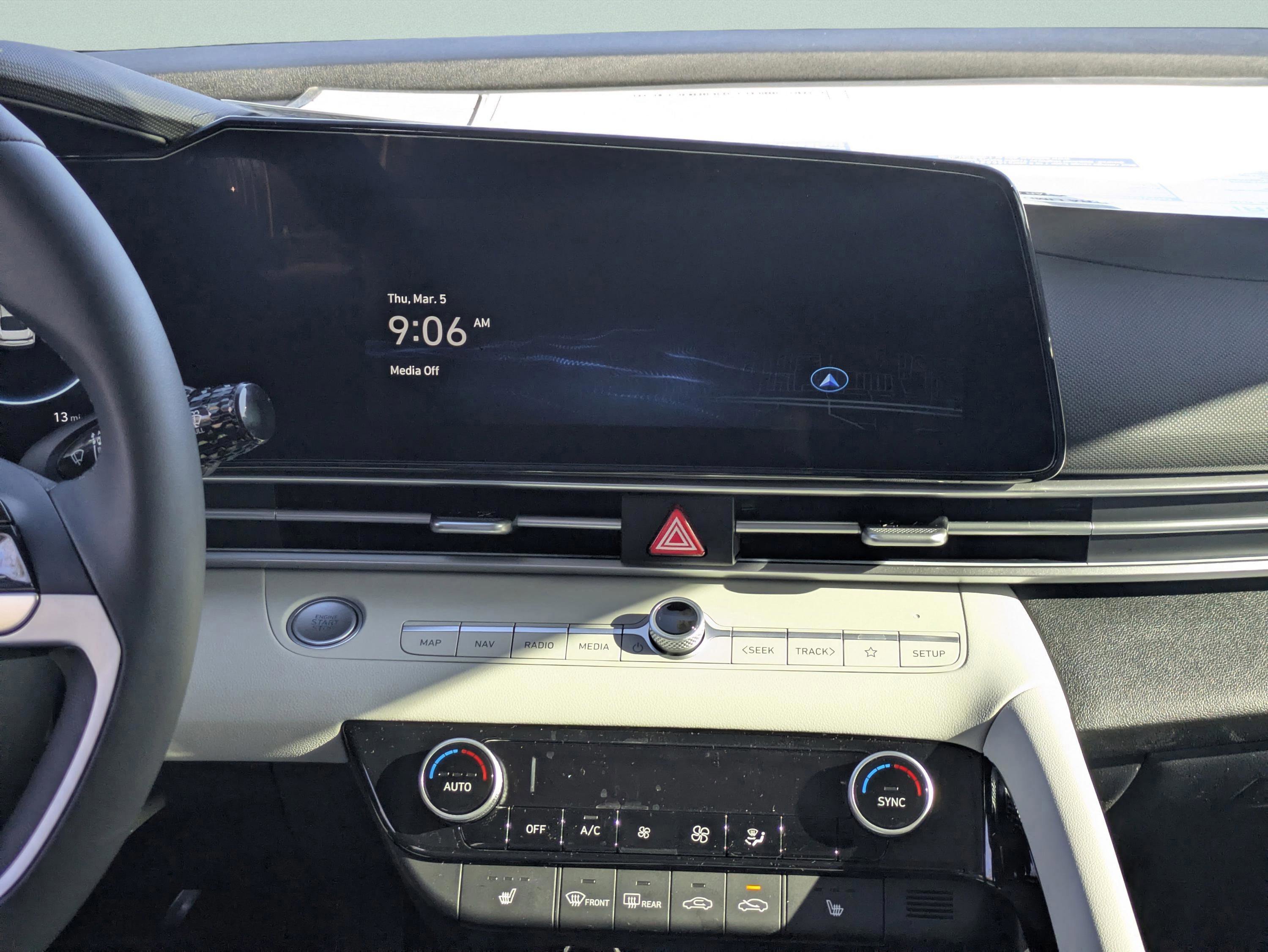 New 2026 Hyundai Elantra Limited image 22